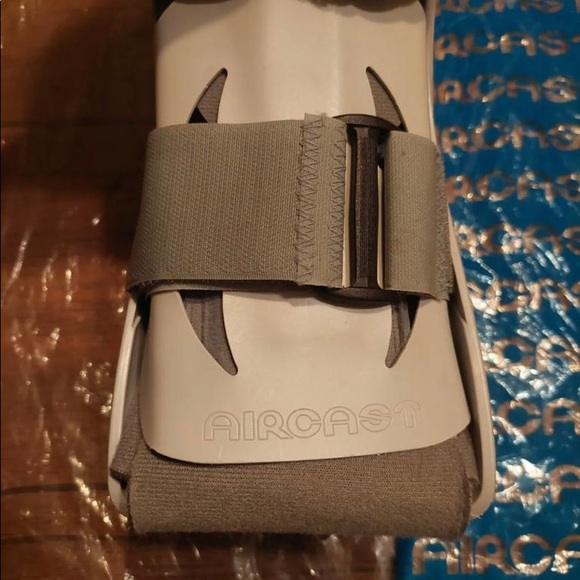 Aircast Walking Boot - Picture 2 of 10